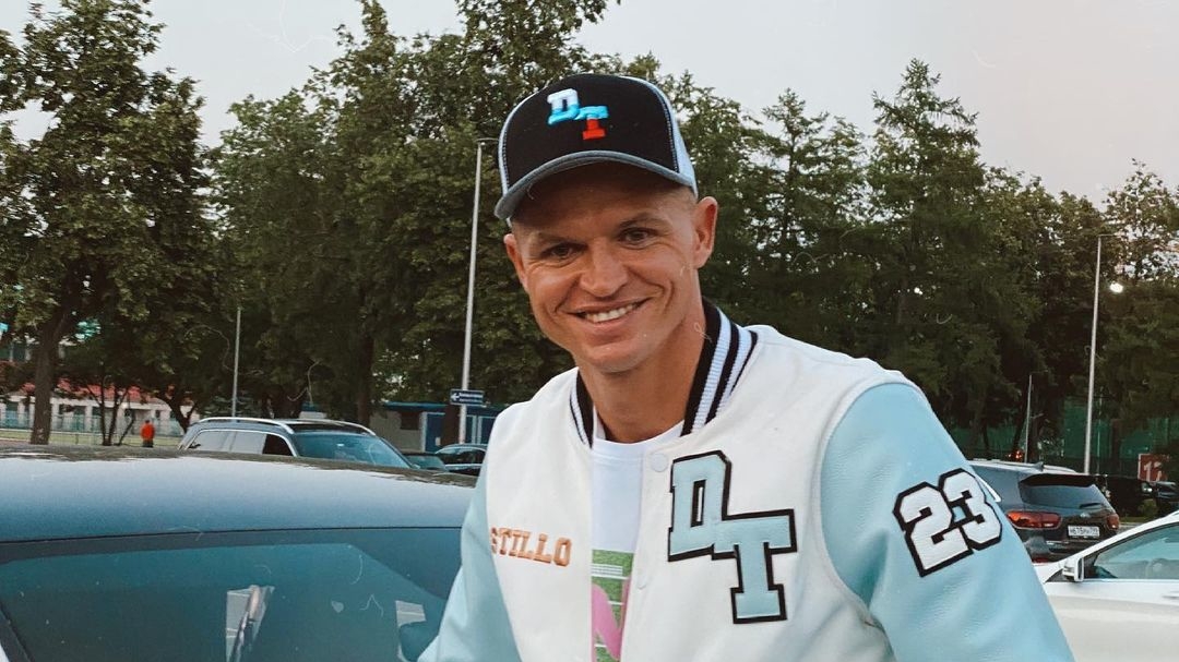 Бузова ответила Тарасову на предложении о сотрудничестве стихами Бродского РИА